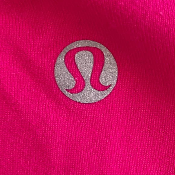 đź’—LULULEMONđź’—Bright pink top. Size 8 dot. Mesh on the front of shirt. - Picture 3 of 7